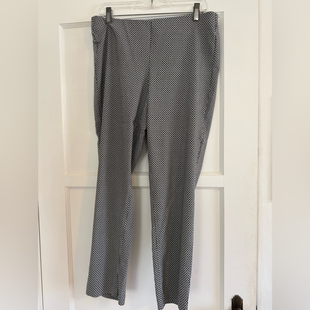 Adrianna Papell Black and White Geometric Pants